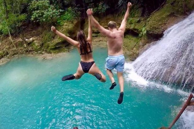 [PRIVATE] Dunn's River Falls, Blue Hole & Secret Falls w/Entrance - What the private guide adds