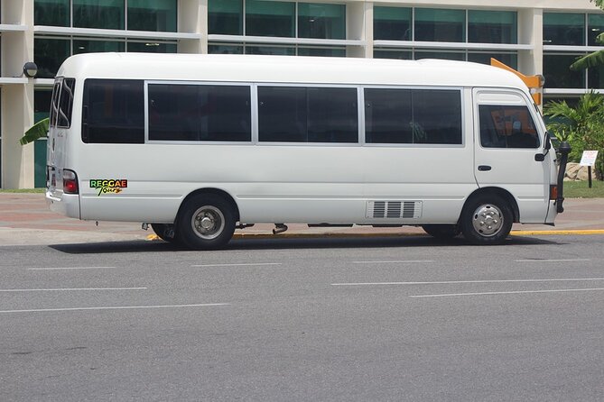 Private Montego Bay Airport Transfer to Ocho Rios Hotels - The 1.5 to 2 hour ride to Ocho Rios