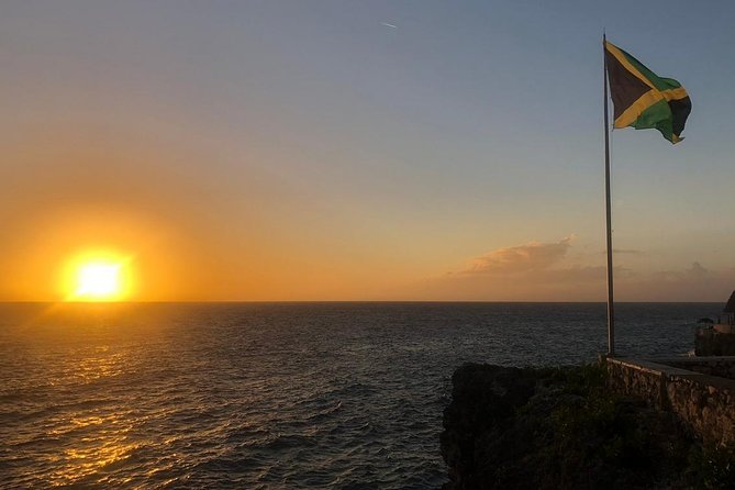 [PRIVATE] Negril Sightseeing Tour with RickS Cafe Cliff Diving - Rutland Point Craft Centre adds a local shopping stop