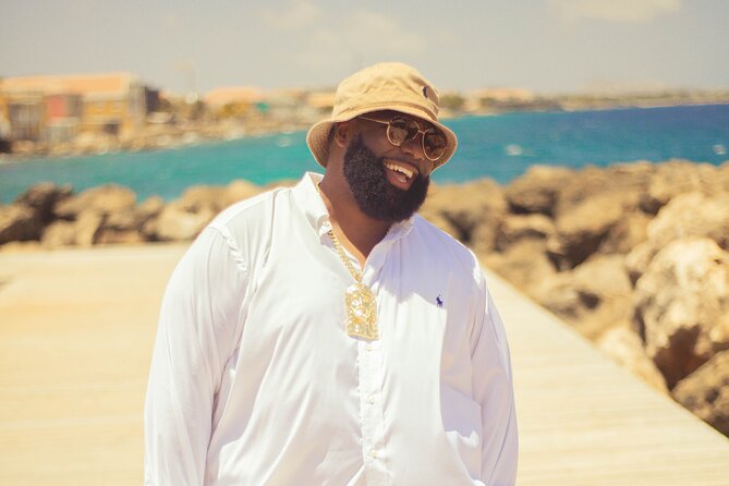 Private Photoshoot Curacao - Capture Your Memories in Willemstad - Otrobanda and Kura Hulanda Village