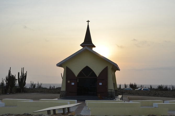 Private Tour: Essential Tour of Aruba - The California Lighthouse and Aruba’s western tip