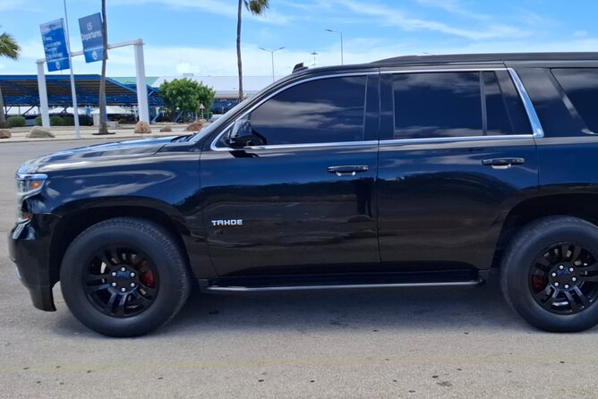 Private Transfer from Aruba Airport (AUA) - The 20-minute ride to your hotel