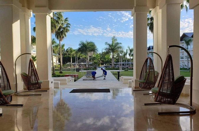Private Transfer Punta Cana Airport to/from Dreams La Romana - Vehicle comfort, luggage, and group size