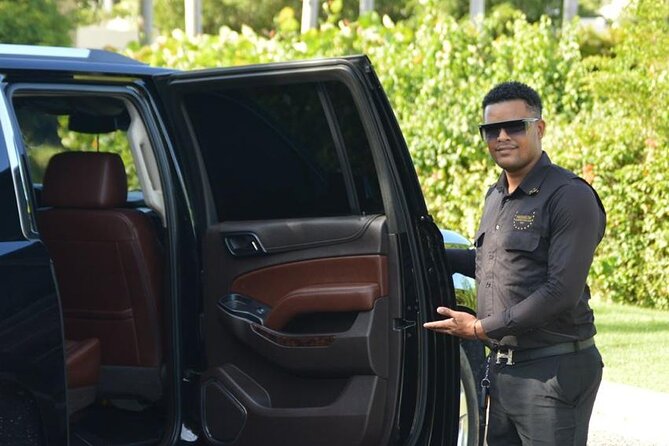 Private Transfer VIP Suburban Punta Cana Airport from/to Hotels - A private arrival instead of a shared shuttle