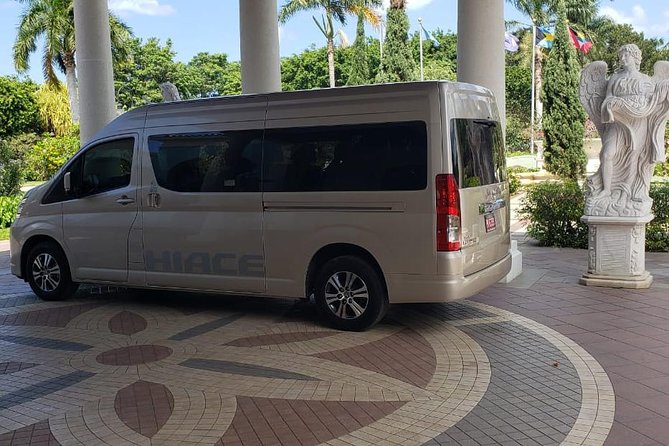Private Transfers From Montego Bay Airport To Montego Bay - How the service compares with a shared resort bus