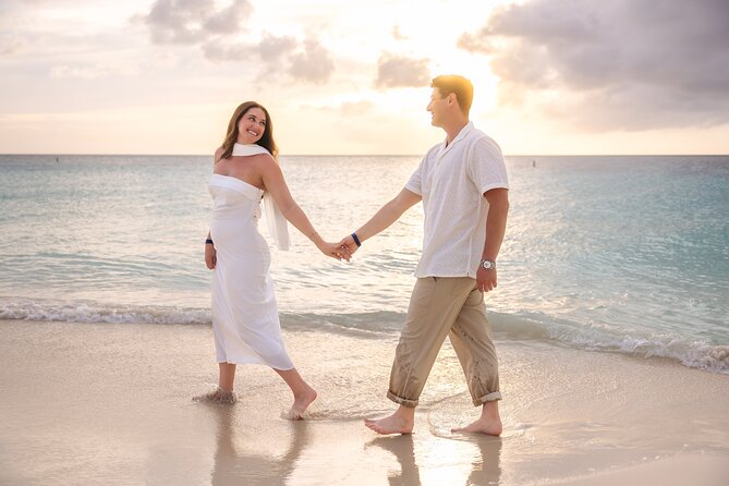 Professional Sunset Photoshoot in Aruba - Why Eagle Beach works so well at sunset