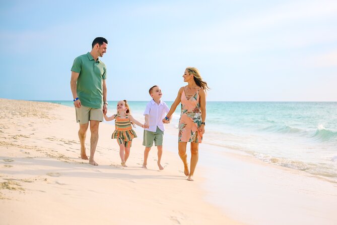 Professional Sunset Photoshoot in Aruba - How Darwin’s direction helps in front of the camera