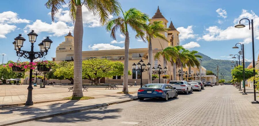 Puerto Plata: City tour through the historic old town - Independence Park and San Felipe Cathedral