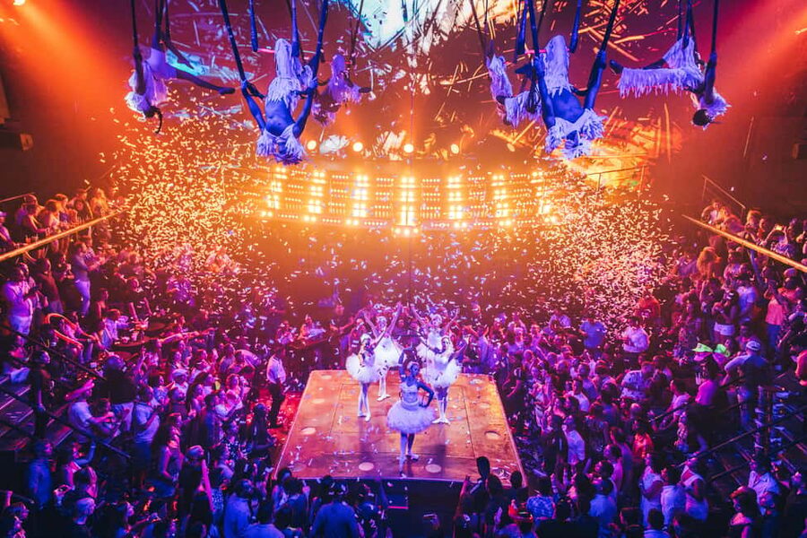 Punta Cana: Coco Bongo Nightclub Experience with Transfer - Regular entry, Gold Member, and seating choices