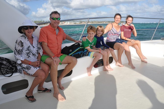 Punta Cana Combo Tour: Snorkeling, Catamaran Cruise & Parasailing - The crew can make or break the day