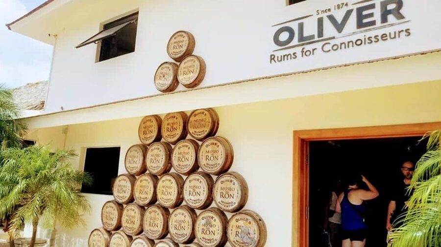 Punta Cana: Don Lucas Cigar Factory & Rum Tour with Pickup - Inside the Don Lucas cigar factory