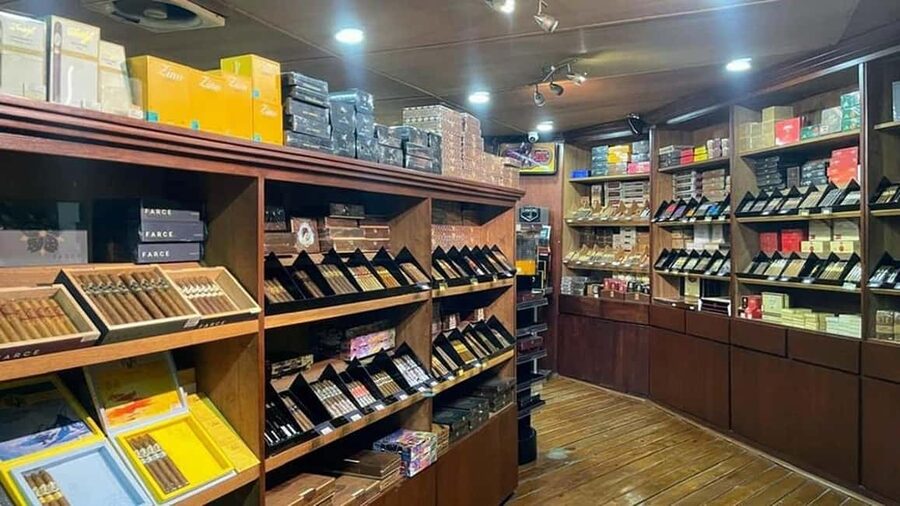 Punta Cana: Don Lucas Cigar Factory & Rum Tour with Pickup - Shopping without losing sight of the tour