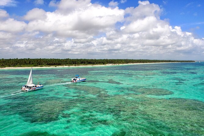 Punta Cana Exclusive Adults-Only Snorkel with Food and Drinks - Fresh food from a floating kitchen