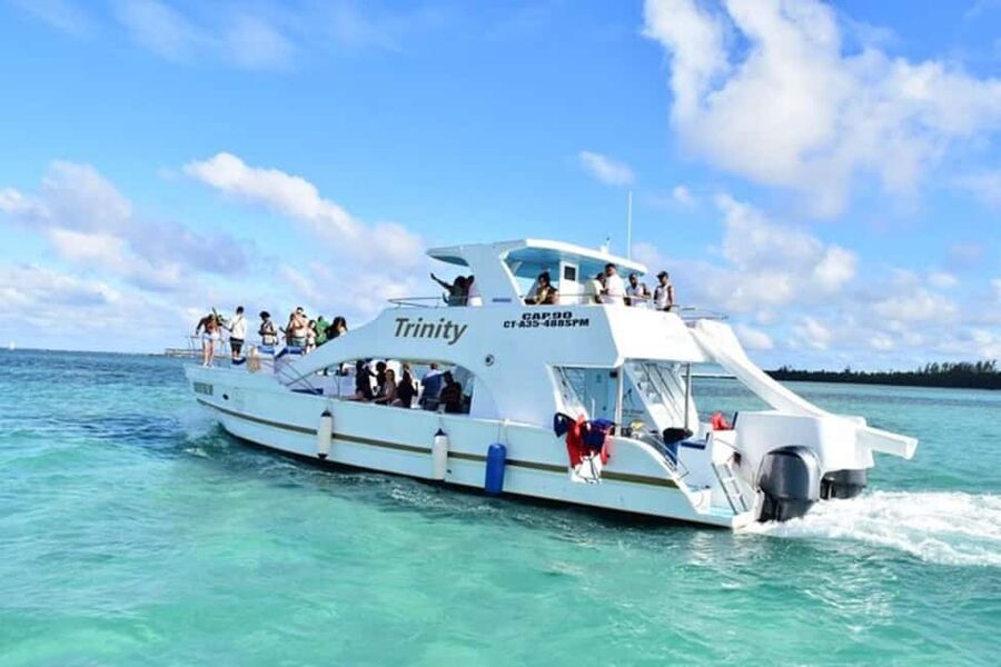 Punta Cana: Hip Hop Party Cruise w/Open Bar (Adults Only) - A 15-minute ride to the snorkeling area