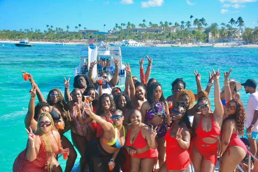 Punta Cana: Hip Hop Party Cruise w/Open Bar (Adults Only) - Seventy-five minutes at La Piscina Natural