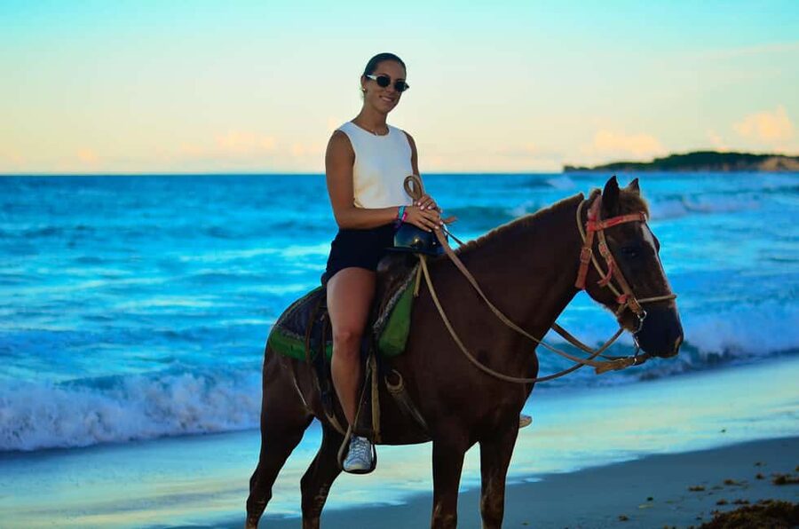 Punta Cana: Horseback Riding Tour with Sunset at Macao Beach - Hotel pickup with Andrew and the return drive