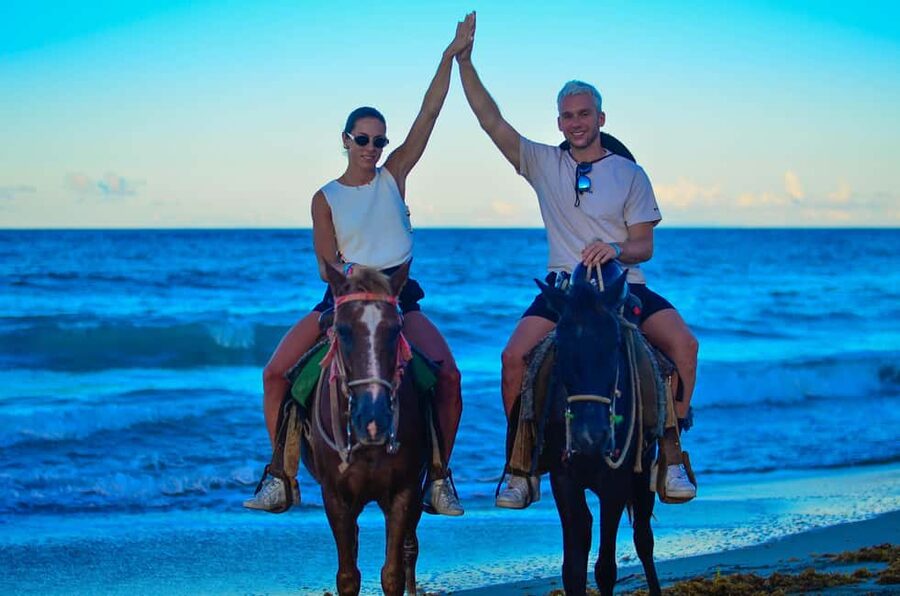 Punta Cana: Horseback Riding Tour with Sunset at Macao Beach - Languages, group comfort, and who should book