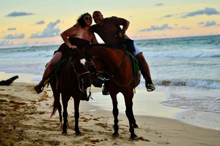 Punta Cana: Horseback Riding Tour with Sunset at Macao Beach - From jungle trail to open beach