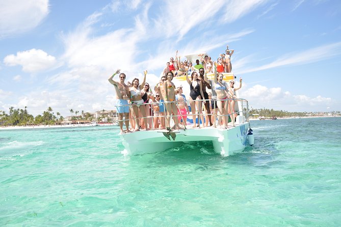 Punta Cana Parasailing & Snorkeling Cruise Experience - Guides, crew, and the human side of the day