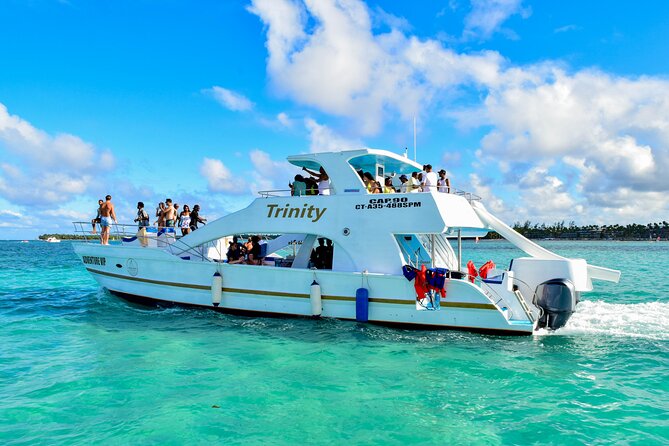 Punta Cana Party Boat and Open Bar (Adults only) - Music, dancing, and the role of the MC
