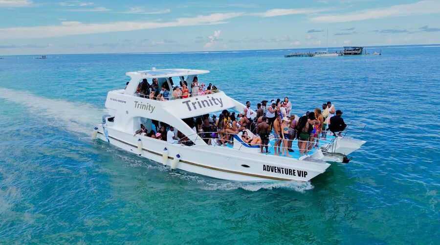 Punta Cana: Party Boat with Snorkeling, Open Bar And Hip Hop - Pickup from four Punta Cana areas