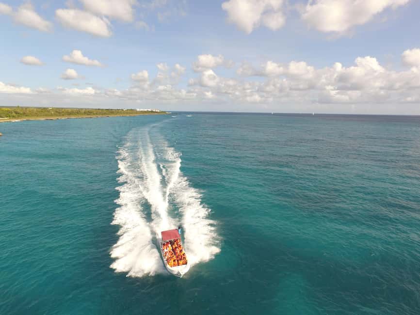 Punta Cana: Saona Island and Altos de Chavón Day Trip - Guides, music, and the personality of the day