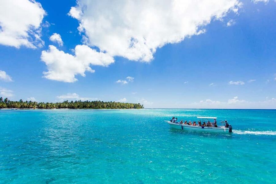 Punta Cana: Saona Island Full-Day Open Bar, Lunch & Transfer - Three hours on Isla Saona