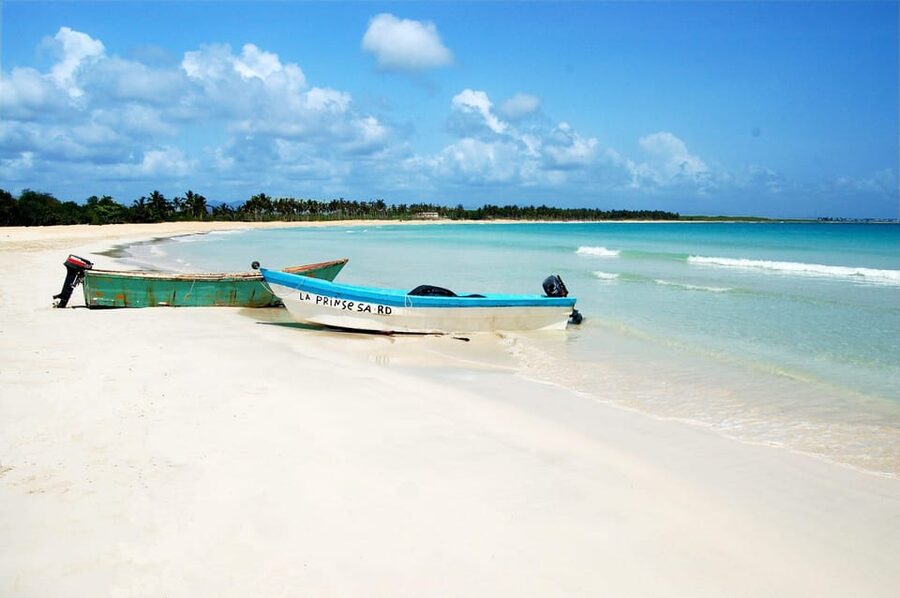 Punta Cana: Saona Island Full-Day Open Bar, Lunch & Transfer - Lunch, rum, and the open bar