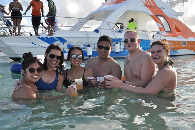 Punta Cana Snorkeling Cruise and Dune buggy Combo Adventure - Cooling off at Los Hoyos del Salado