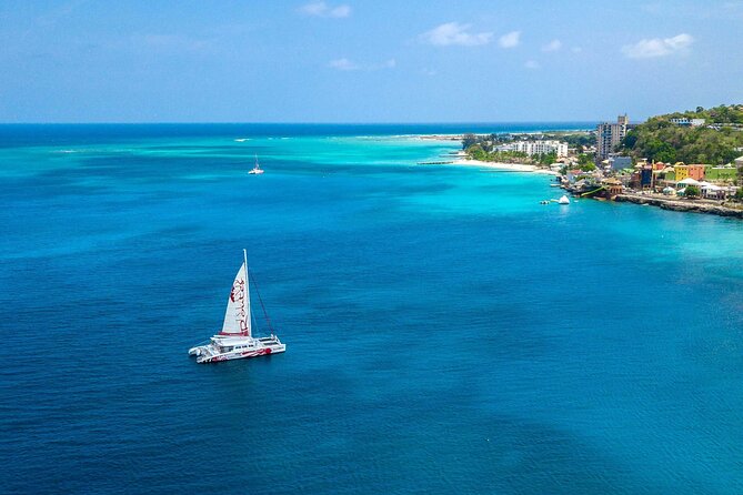 Reggae Catamaran and Snorkeling Open Bar Cruise Montego Bay - The crew and safety approach