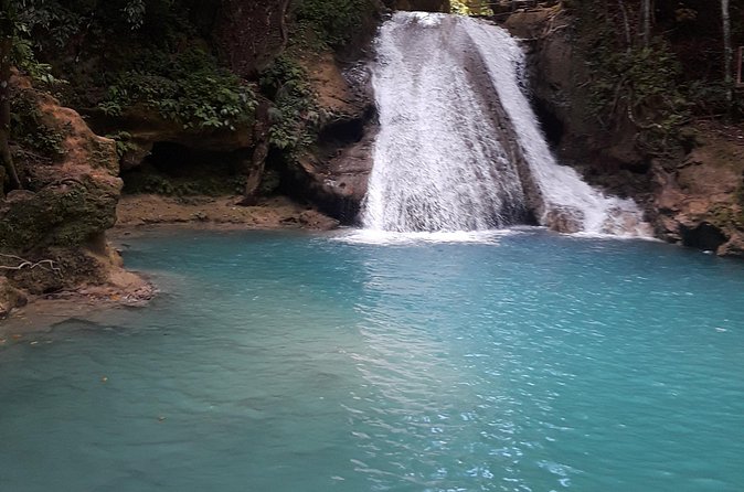 River Tubing and Blue Hole Private Tour from Ocho Rios - Guides are a major part of the experience