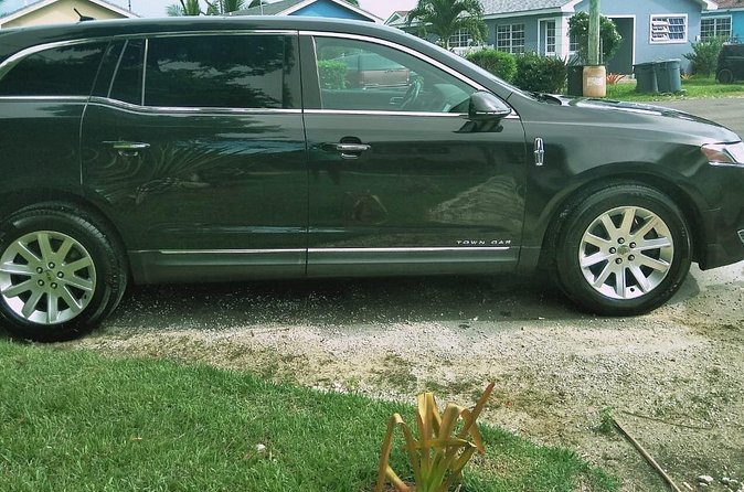 Round trip Airport Private Transfer (Nassau Limousine) - Is $160 Good Value for Nassau?