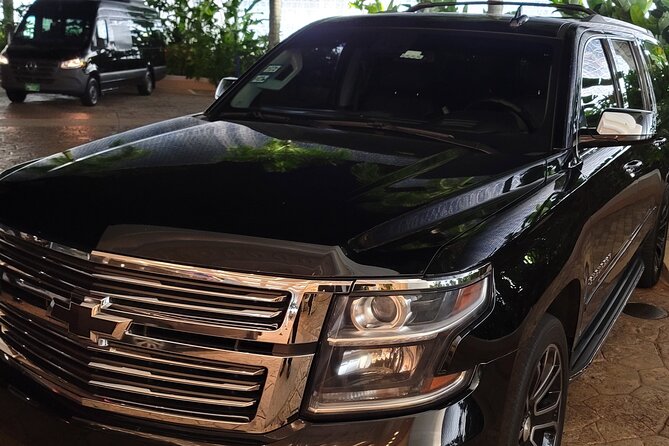 Round trip Airport Private Transfer (Nassau Limousine) - What the Strong Service Looks Like