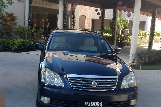 Roundtrip Transfer from UVF Airport to Resorts in Gros Islet (Groups of 4 Plus) - Booking, communication, and fast-track options