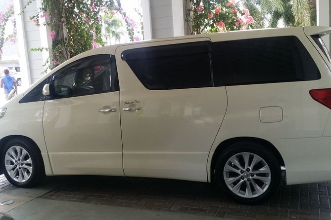 Runaway Bay Airport Transfer - Who should book this transfer?