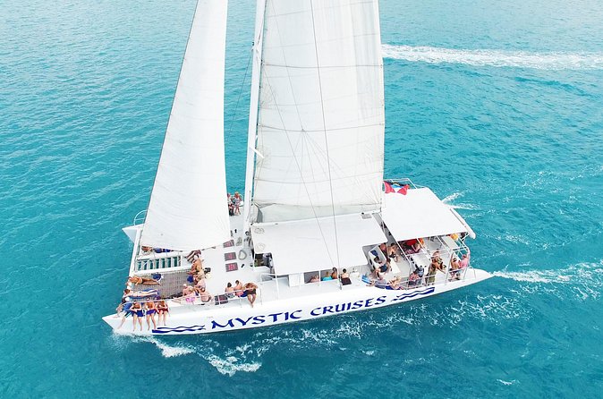 Sail and Snorkel at Cades Reef - The return sail, open bar, and Caribbean music