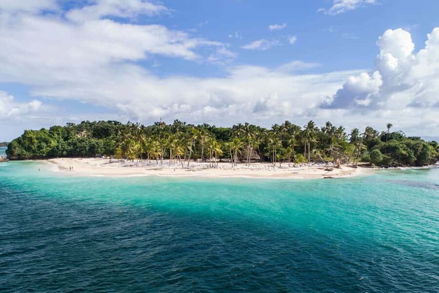 Samana: Whale Watching and Cayo Levantado Full Day Tour - The 30-minute ride and what to bring mentally