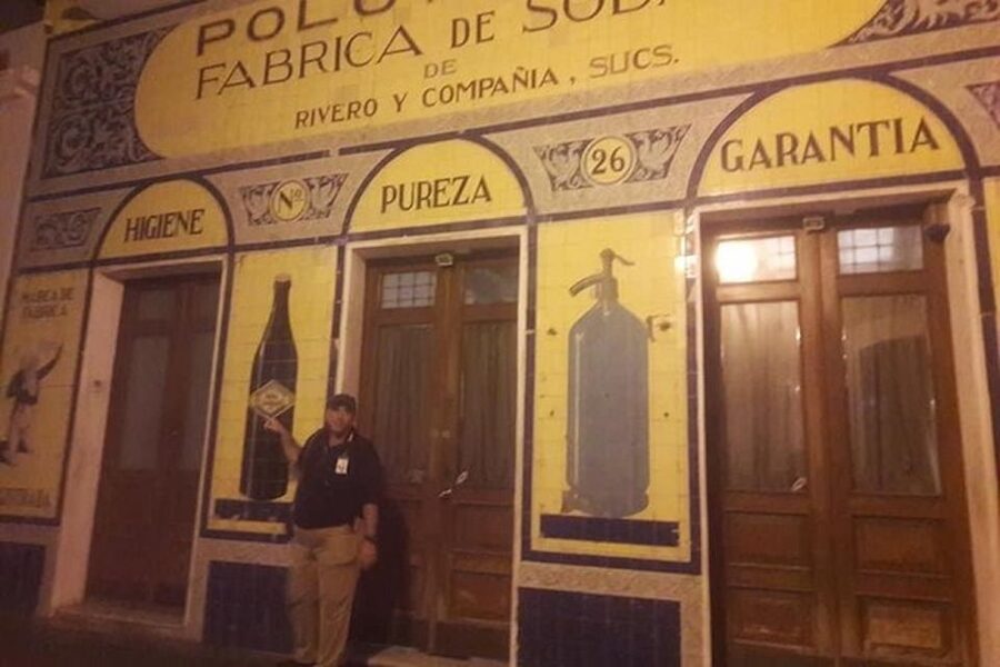 San Juan: Ghosts and Spooky History Walking Tour - El Convento: a hotel with a long memory