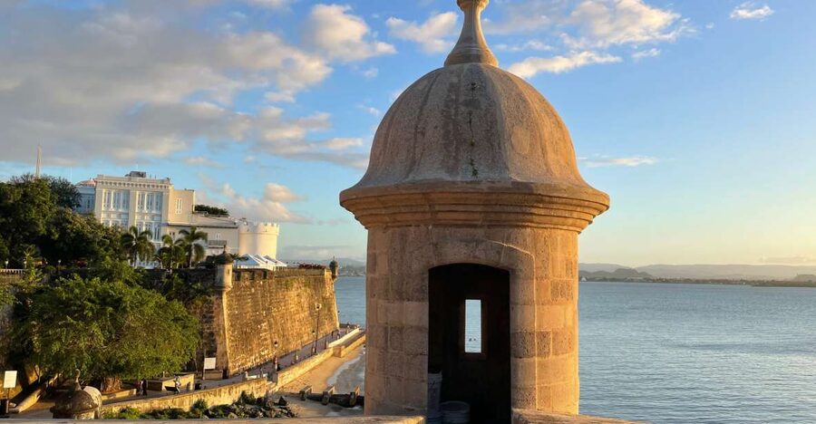 San Juan: Old Town Sunset Walking Tour - Antiguo Palacio de la Intendencia and the work of government