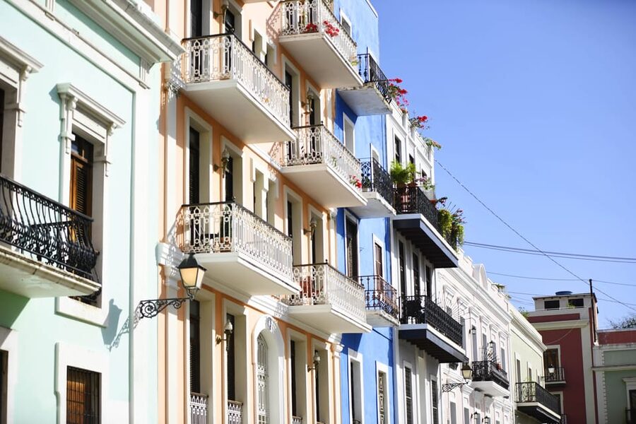 San Juan: Walking Tour with Expert Guide - Ballaja Barracks, San Jose Church, and Plaza del Quinto Centenario