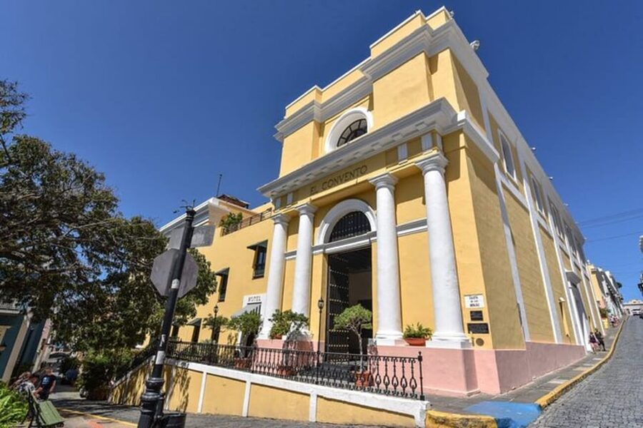 San Juan: Walking Tour with Expert Guide - Guides who make the history easier to follow