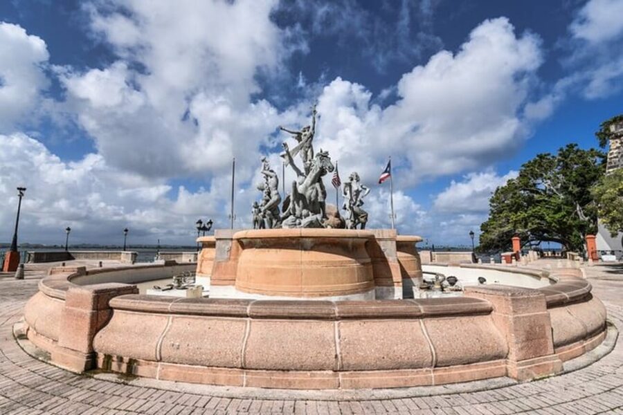 San Juan: Walking Tour with Expert Guide - Heat, hills, stairs, and the real walking conditions