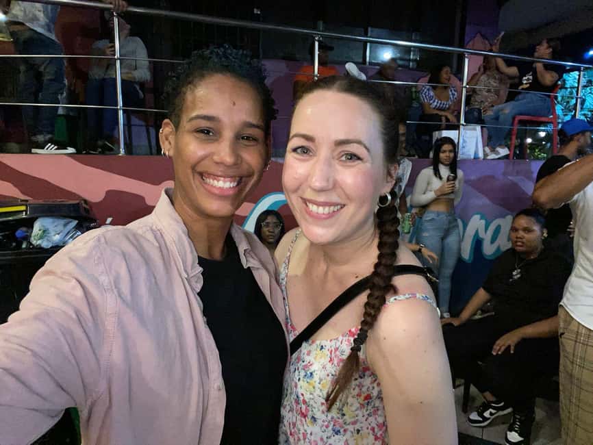 Santo Domingo: Bachata or Salsa Dance Classes - Styling, expression, and practice