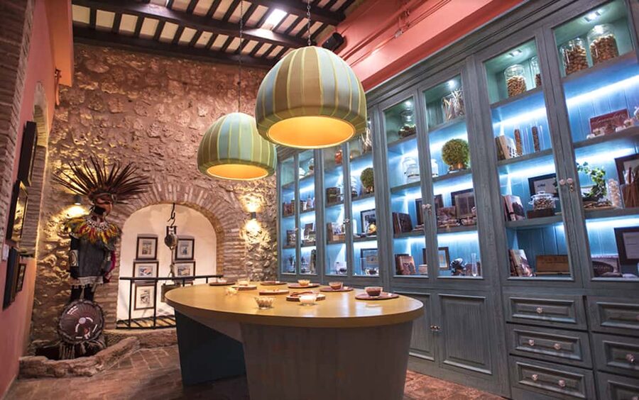 Santo Domingo: Chocolate Tour + Optional Workshops - The Holographic Theater opens the story