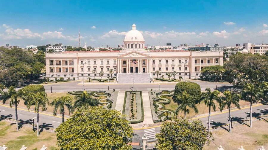 Santo Domingo: Colonial Zone, 3 Eyes, Cave Cable Car Tour - Los Tres Ojos: three lakes beneath the city