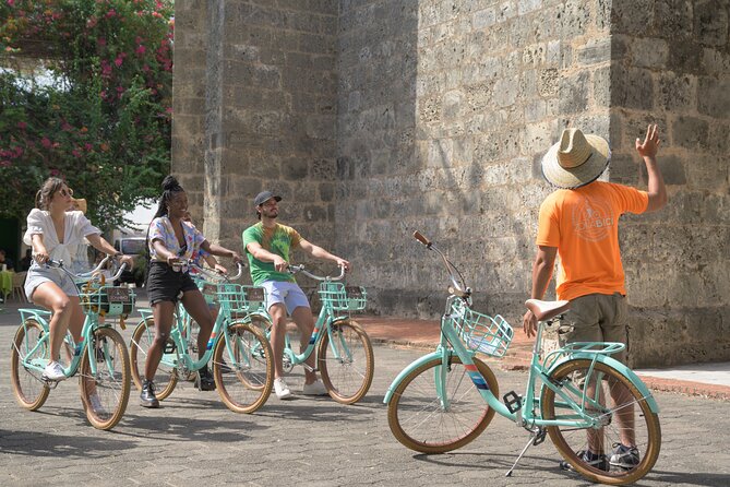 Santo Domingo: Colonial Zone Bike Tour - Duarte Park and the Dominicos ruins