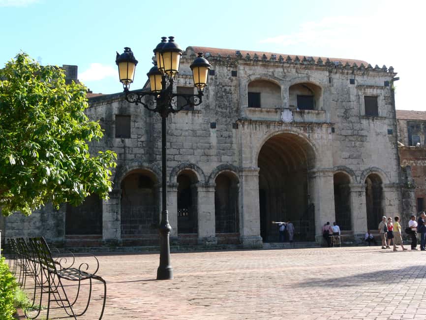 Santo Domingo: Historical City Tour - Museums that add context to the walk