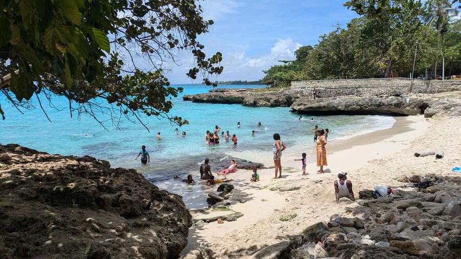 Santo Domingo: Los Tres Ojos, Boca Chica & More - Transport, guide style, and group comfort