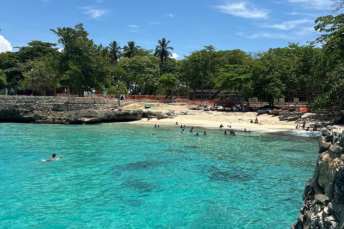 Santo Domingo must do; Los 3 Ojos, Boca Chica beach & more - Key points at a glance