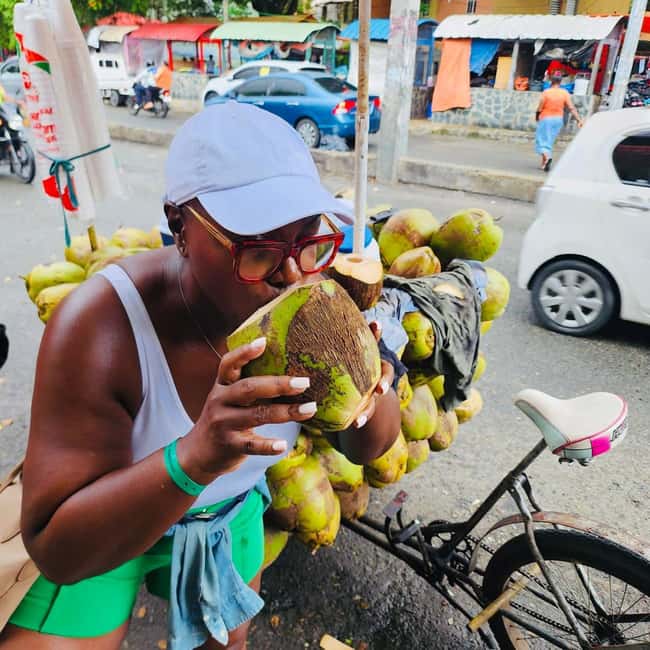 Santo Domingo: The Authentic Dominican Neighborhood Tour - Coffee, neighborhood signs, and the first local encounters